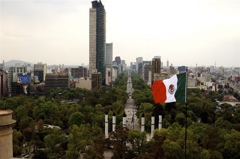 كبرى شركات تصنيع الهواتف الذكية في الصين تفكر بافتتاح مصانع في المكسيك - Mexico City